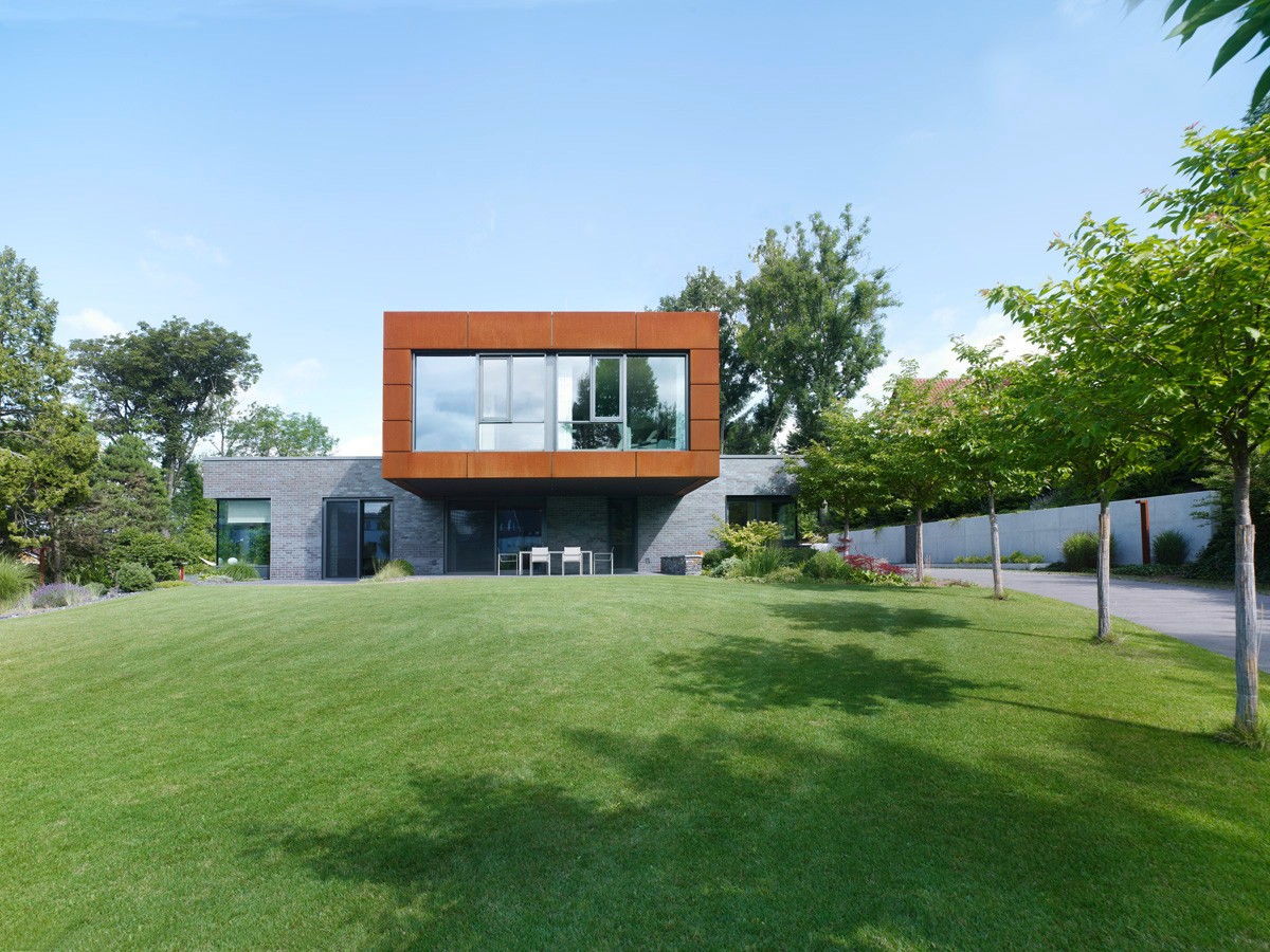 2_img_f_2717_160401_02_janzer-1200x900